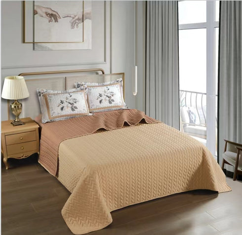 Hilton Bed Cover Set with 2 Pillow Covers for King Size Bed by Florida
